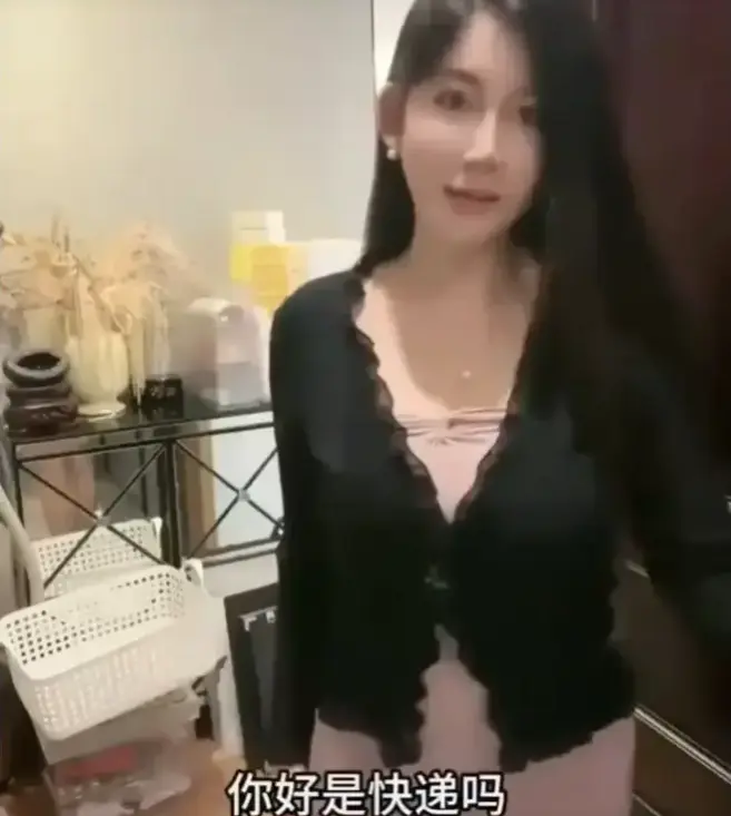 2026吃瓜塌房首秀-百万网红李雅粉反差合集-《百万网红李雅粉反差合集》HD高清完整版在线观看